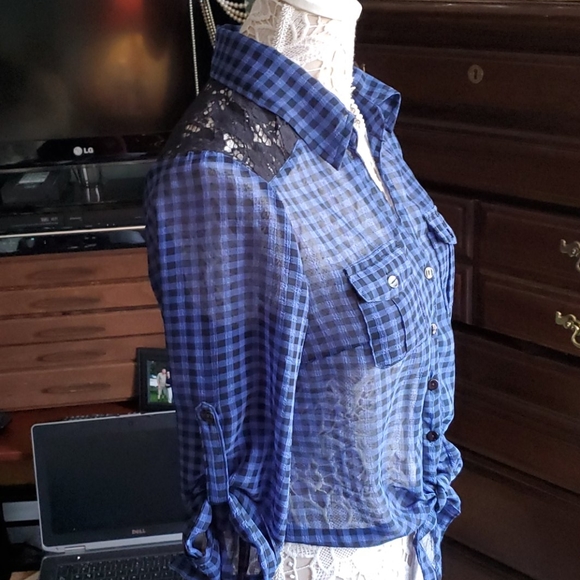 NWT, Pretty Semi-Sheer Blouse - Picture 3 of 5